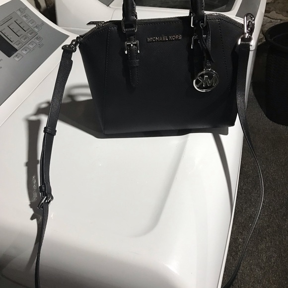 🔥🔥🔥Michael Kors Crossbody Handbag🔥🔥🔥 - Picture 2 of 10